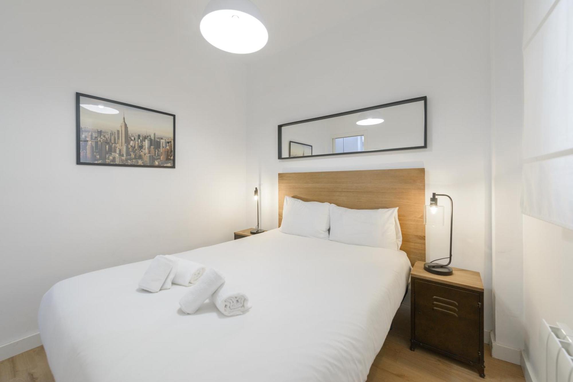 マドリードAvila Calle, Precioso Estudio En Santiago Bernabeu-Estrecho En Segundo Piso Sin Ascensorアパートメント エクステリア 写真