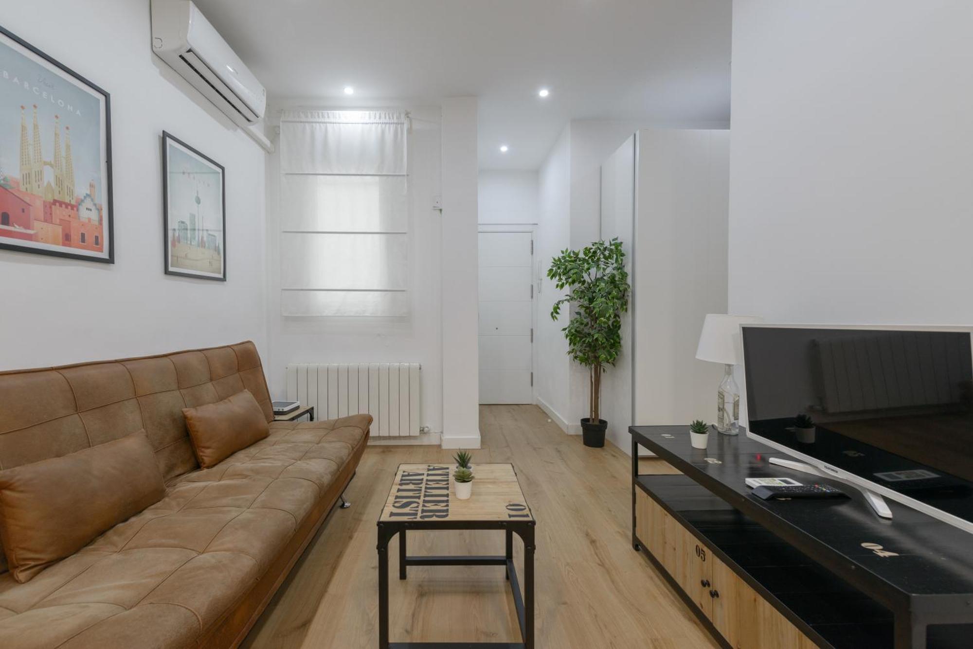 マドリードAvila Calle, Precioso Estudio En Santiago Bernabeu-Estrecho En Segundo Piso Sin Ascensorアパートメント エクステリア 写真