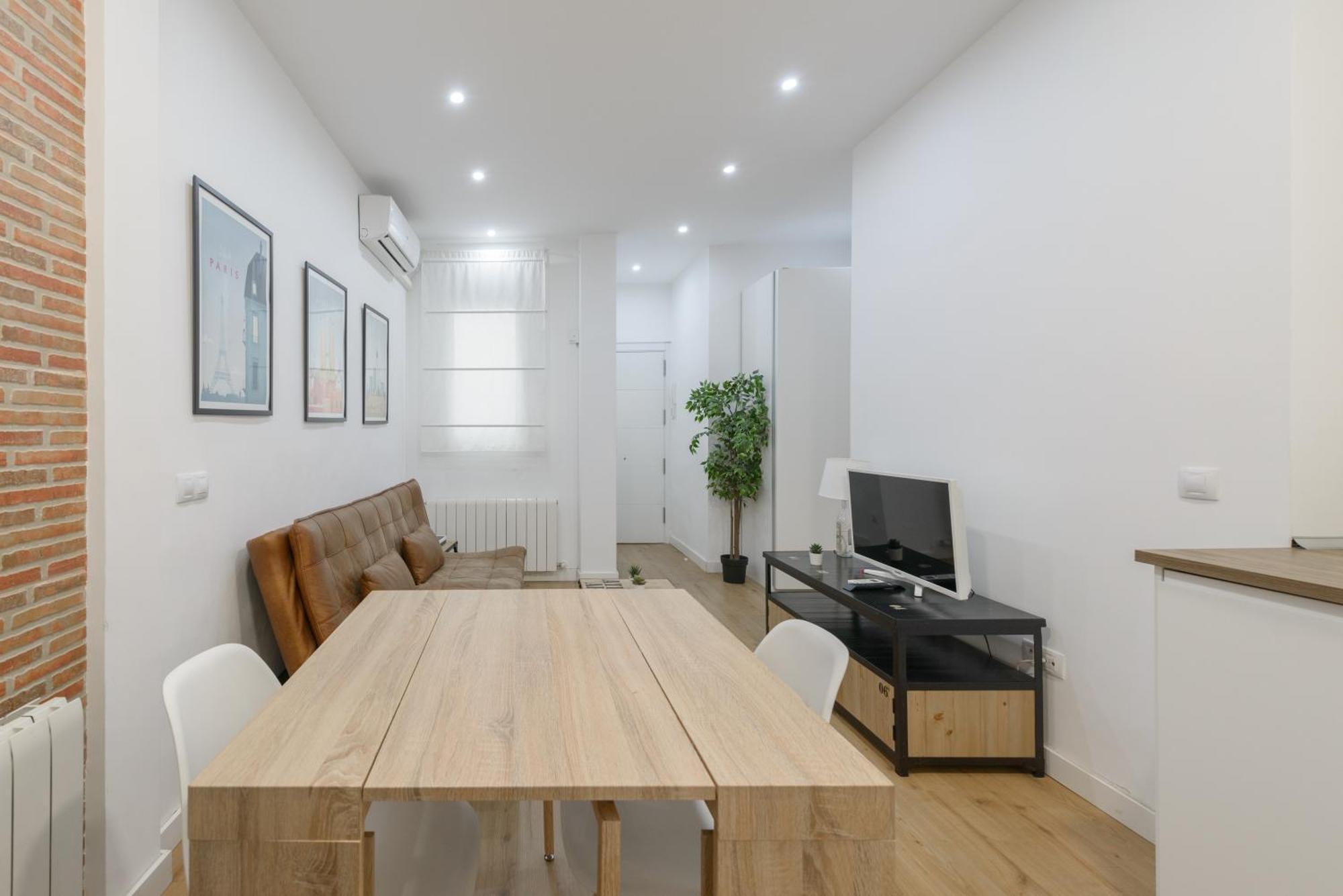 マドリードAvila Calle, Precioso Estudio En Santiago Bernabeu-Estrecho En Segundo Piso Sin Ascensorアパートメント エクステリア 写真