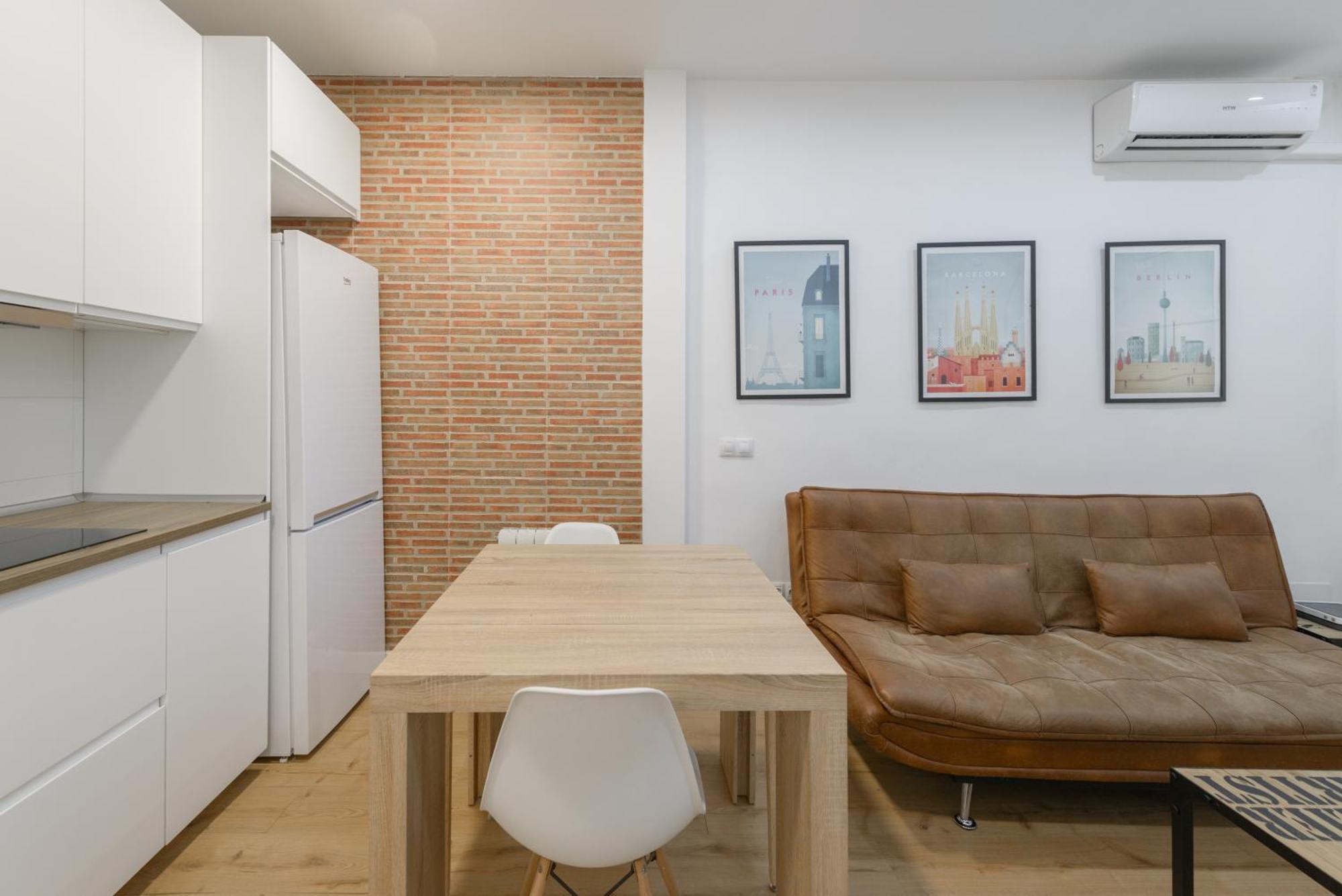 マドリードAvila Calle, Precioso Estudio En Santiago Bernabeu-Estrecho En Segundo Piso Sin Ascensorアパートメント エクステリア 写真