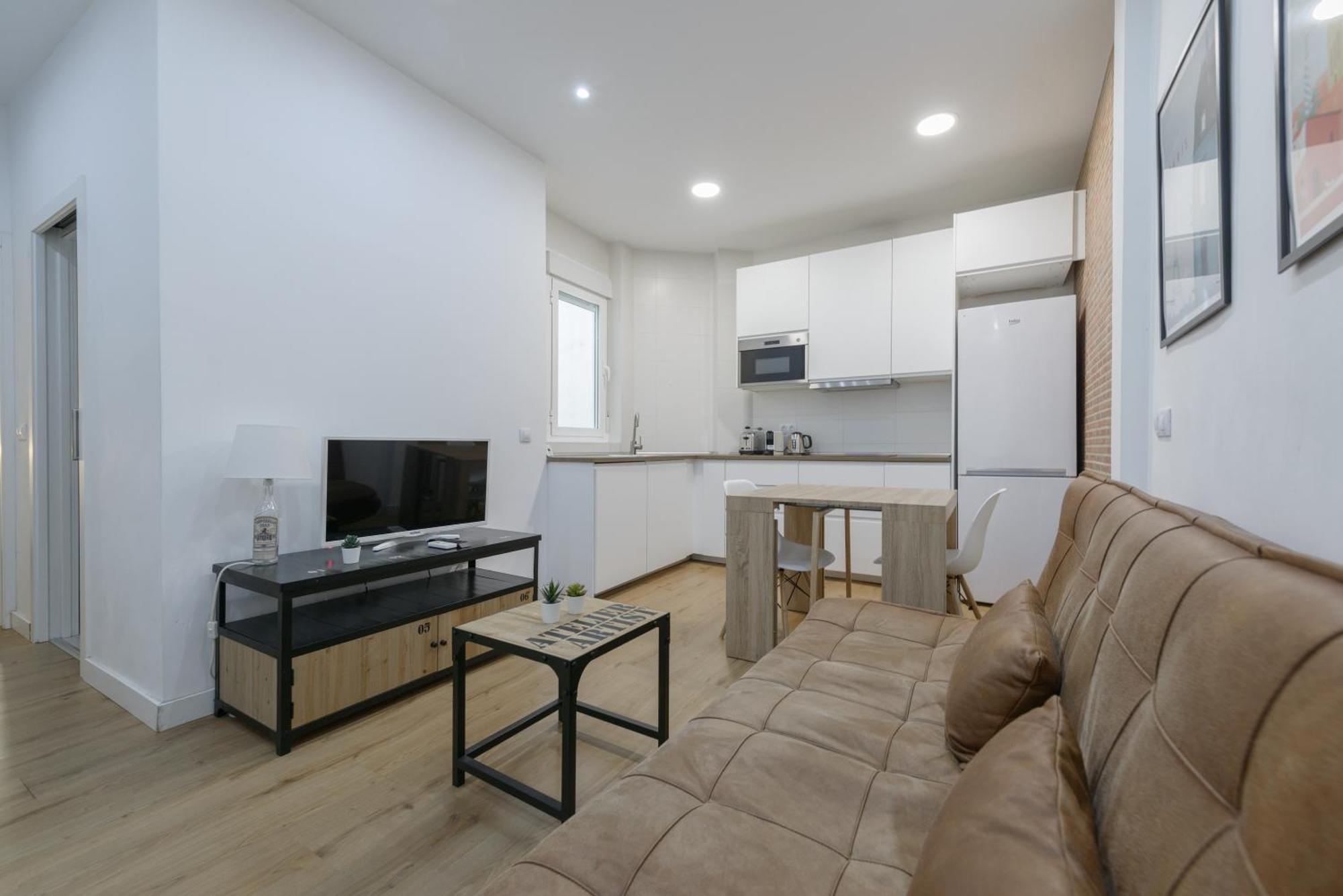 マドリードAvila Calle, Precioso Estudio En Santiago Bernabeu-Estrecho En Segundo Piso Sin Ascensorアパートメント エクステリア 写真