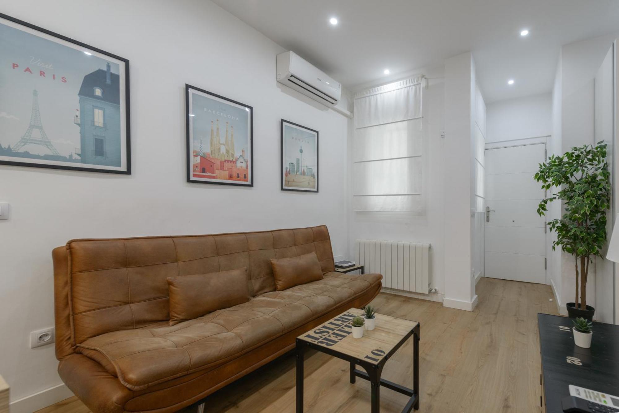 マドリードAvila Calle, Precioso Estudio En Santiago Bernabeu-Estrecho En Segundo Piso Sin Ascensorアパートメント エクステリア 写真
