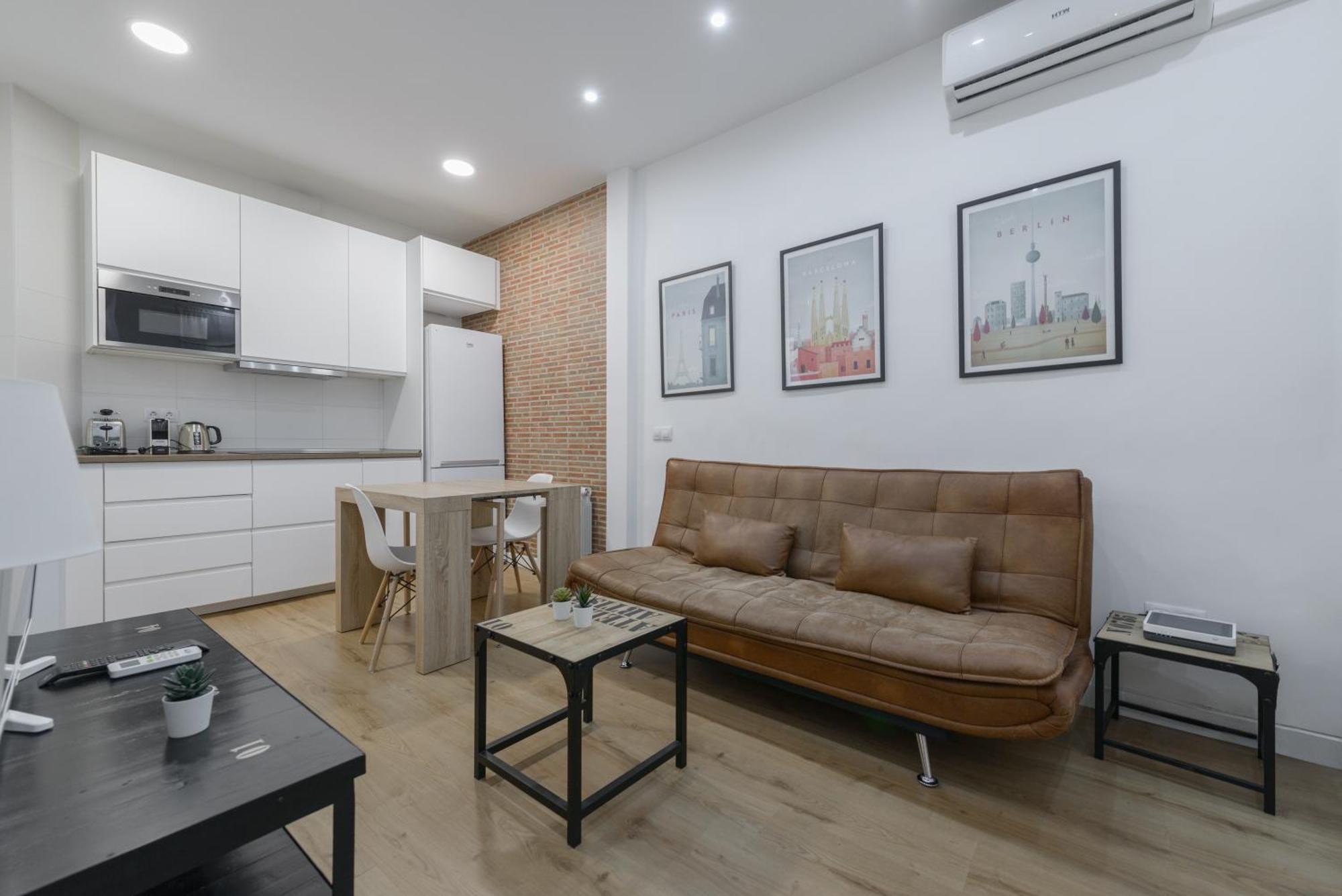 マドリードAvila Calle, Precioso Estudio En Santiago Bernabeu-Estrecho En Segundo Piso Sin Ascensorアパートメント エクステリア 写真
