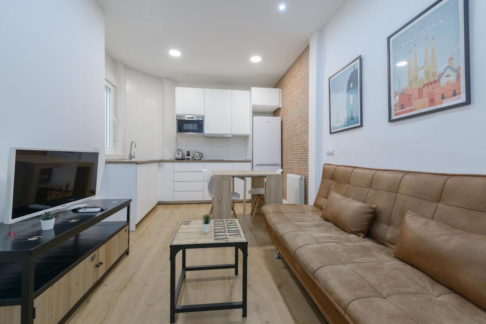 マドリードAvila Calle, Precioso Estudio En Santiago Bernabeu-Estrecho En Segundo Piso Sin Ascensorアパートメント エクステリア 写真