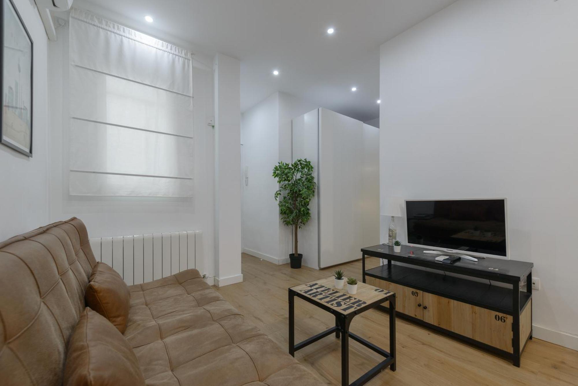 マドリードAvila Calle, Precioso Estudio En Santiago Bernabeu-Estrecho En Segundo Piso Sin Ascensorアパートメント エクステリア 写真