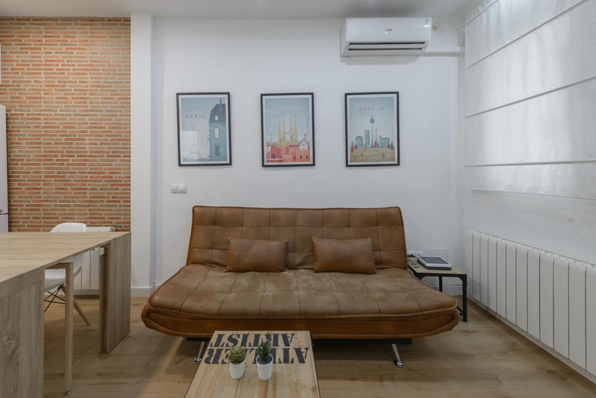 マドリードAvila Calle, Precioso Estudio En Santiago Bernabeu-Estrecho En Segundo Piso Sin Ascensorアパートメント エクステリア 写真