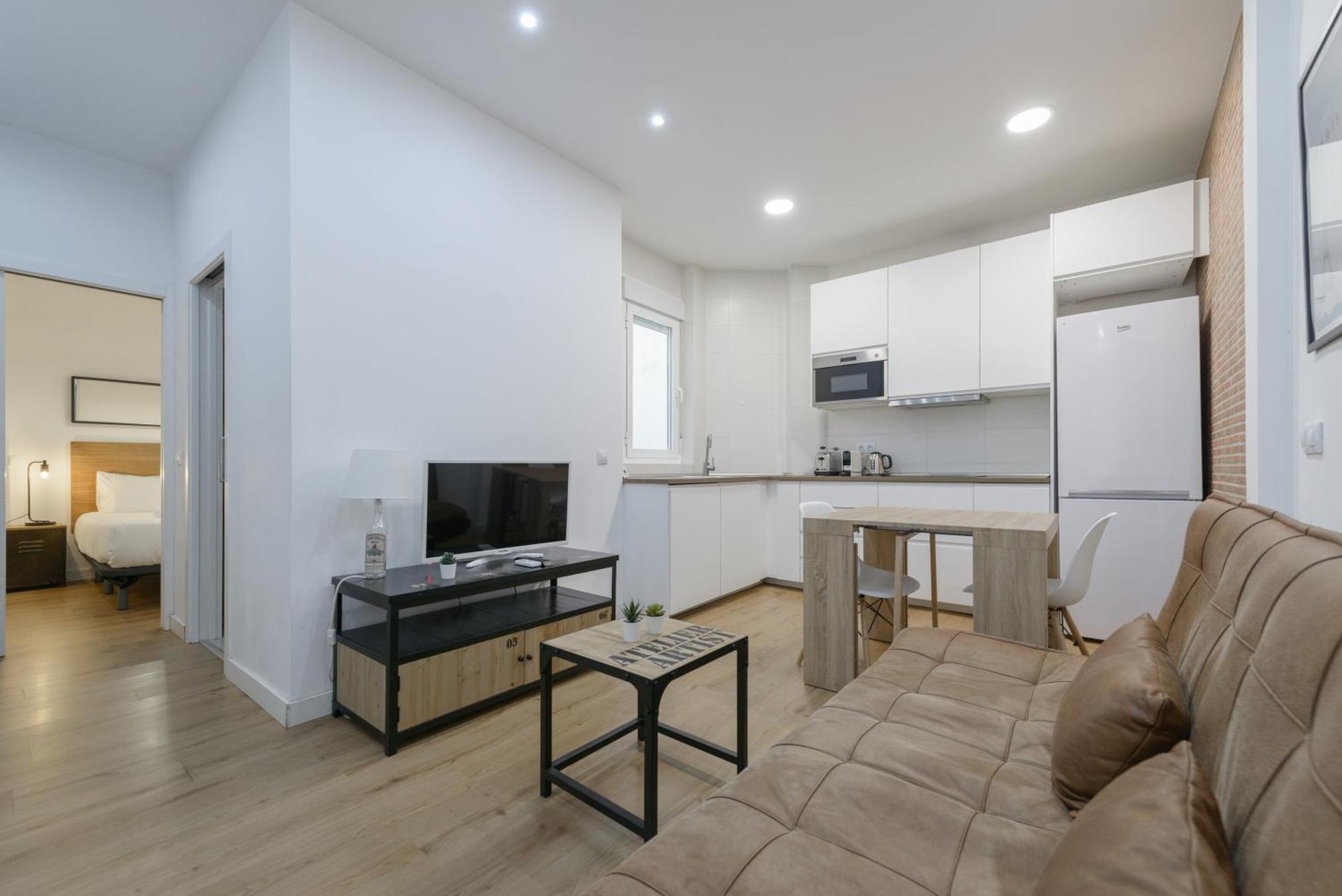 マドリードAvila Calle, Precioso Estudio En Santiago Bernabeu-Estrecho En Segundo Piso Sin Ascensorアパートメント エクステリア 写真